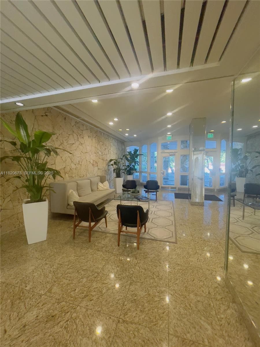 780 NE 69th St # 1507 21